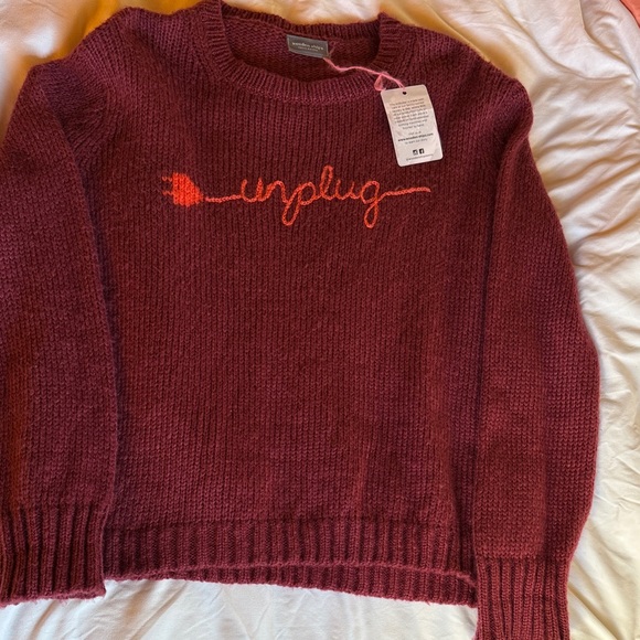 NWT Wooden Ships Burgundy Sweater with 'Unplug' Design - Picture 1 of 4